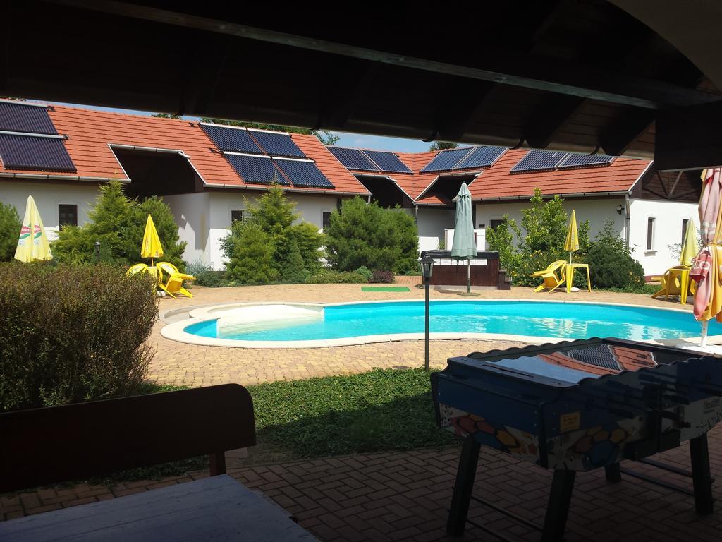 Nádas Panzió Tiszafüred Esterno foto