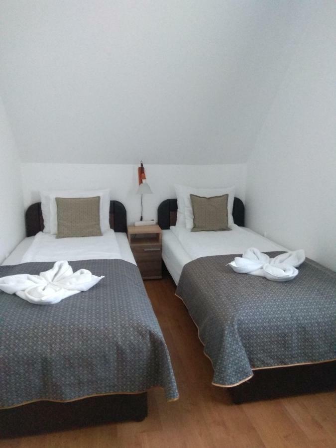 Nádas Panzió Tiszafüred Esterno foto