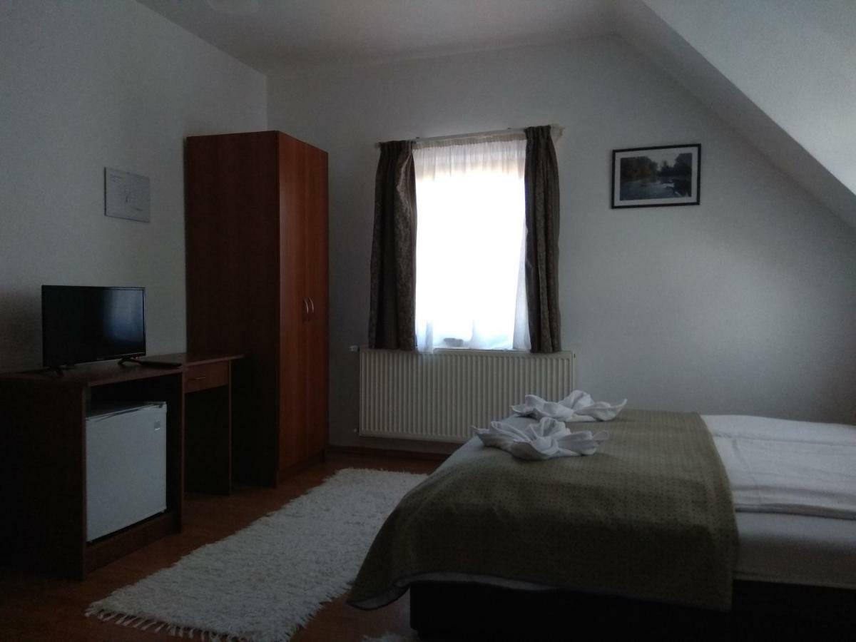 Nádas Panzió Tiszafüred Esterno foto